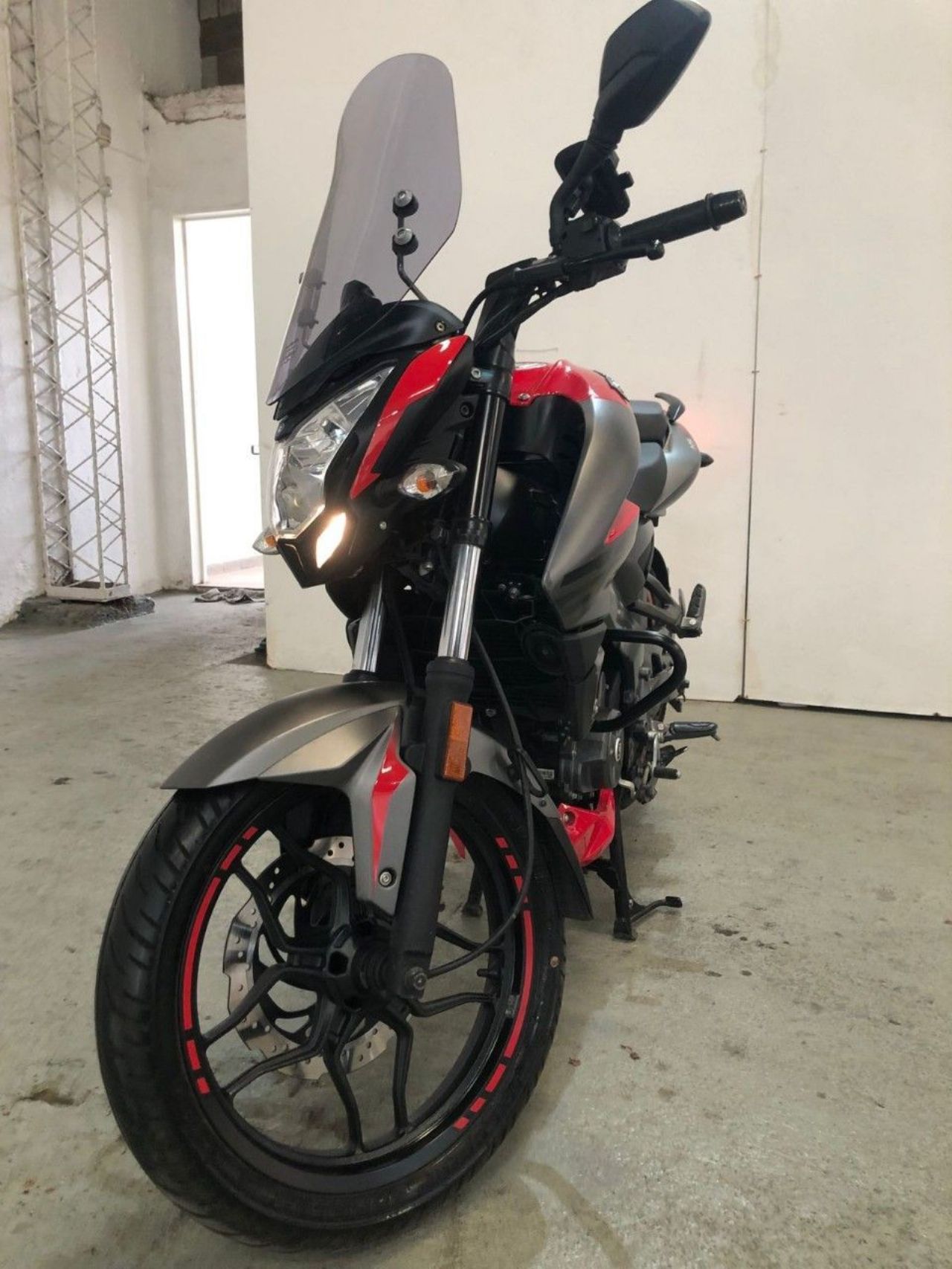 Bajaj Rouser Usada en Córdoba, deRuedas