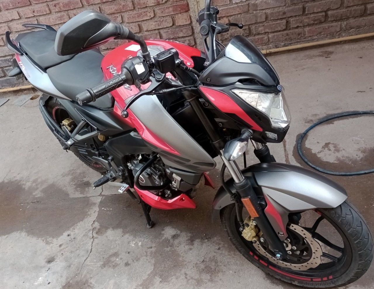 Bajaj Rouser Usada en Mendoza, deRuedas