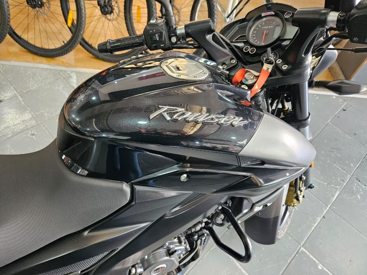 Bajaj Rouser Usada en Mendoza, deRuedas