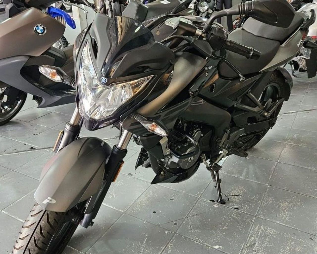 Bajaj Rouser Usada en Mendoza, deRuedas