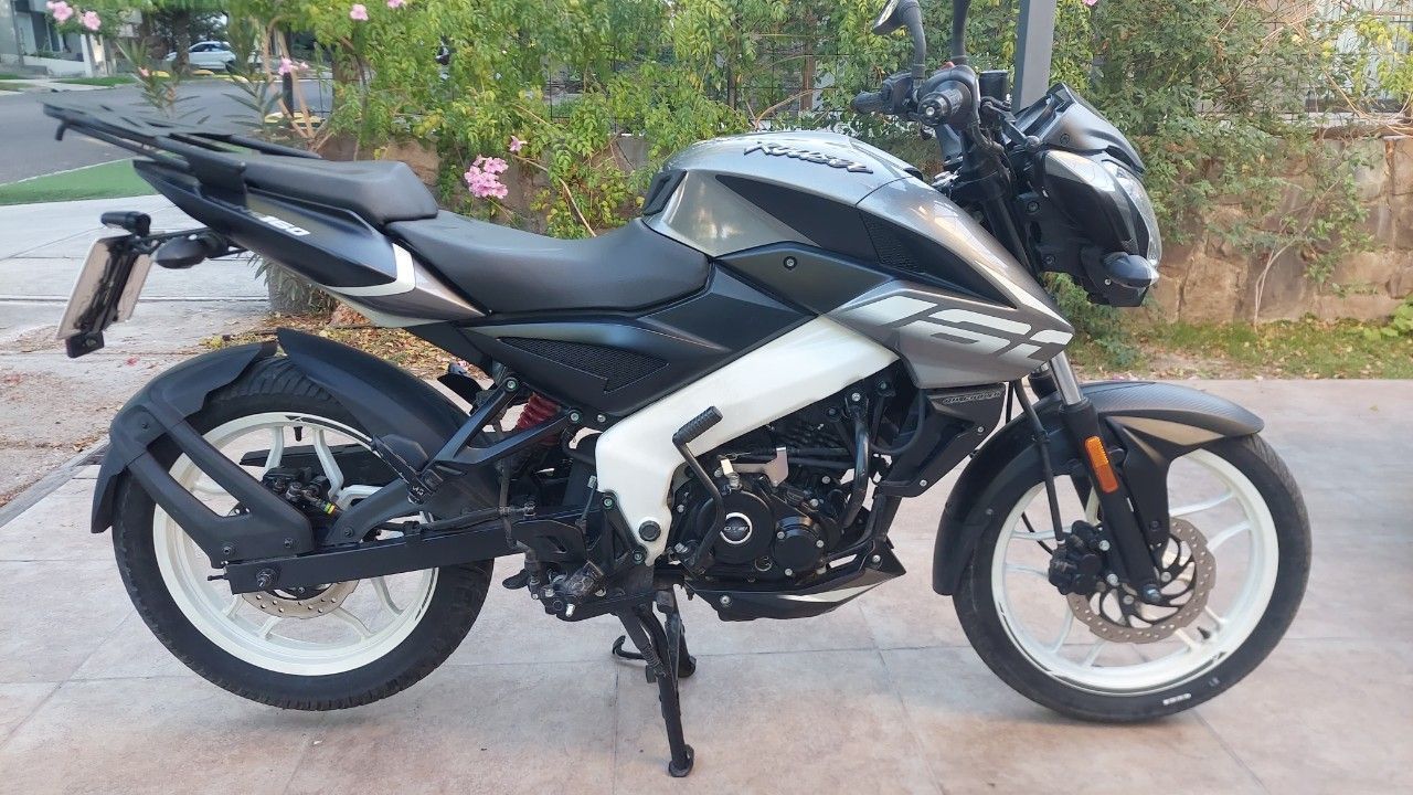 Bajaj Rouser Usada en Mendoza, deRuedas