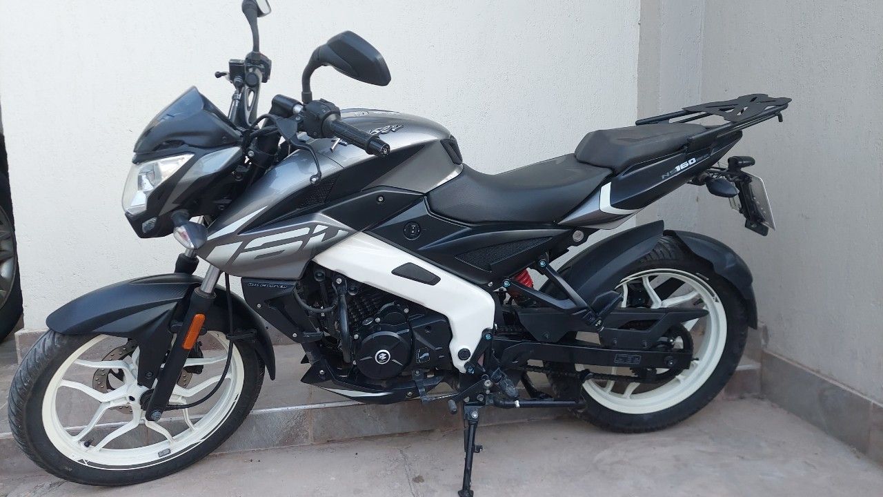 Bajaj Rouser Usada en Mendoza, deRuedas
