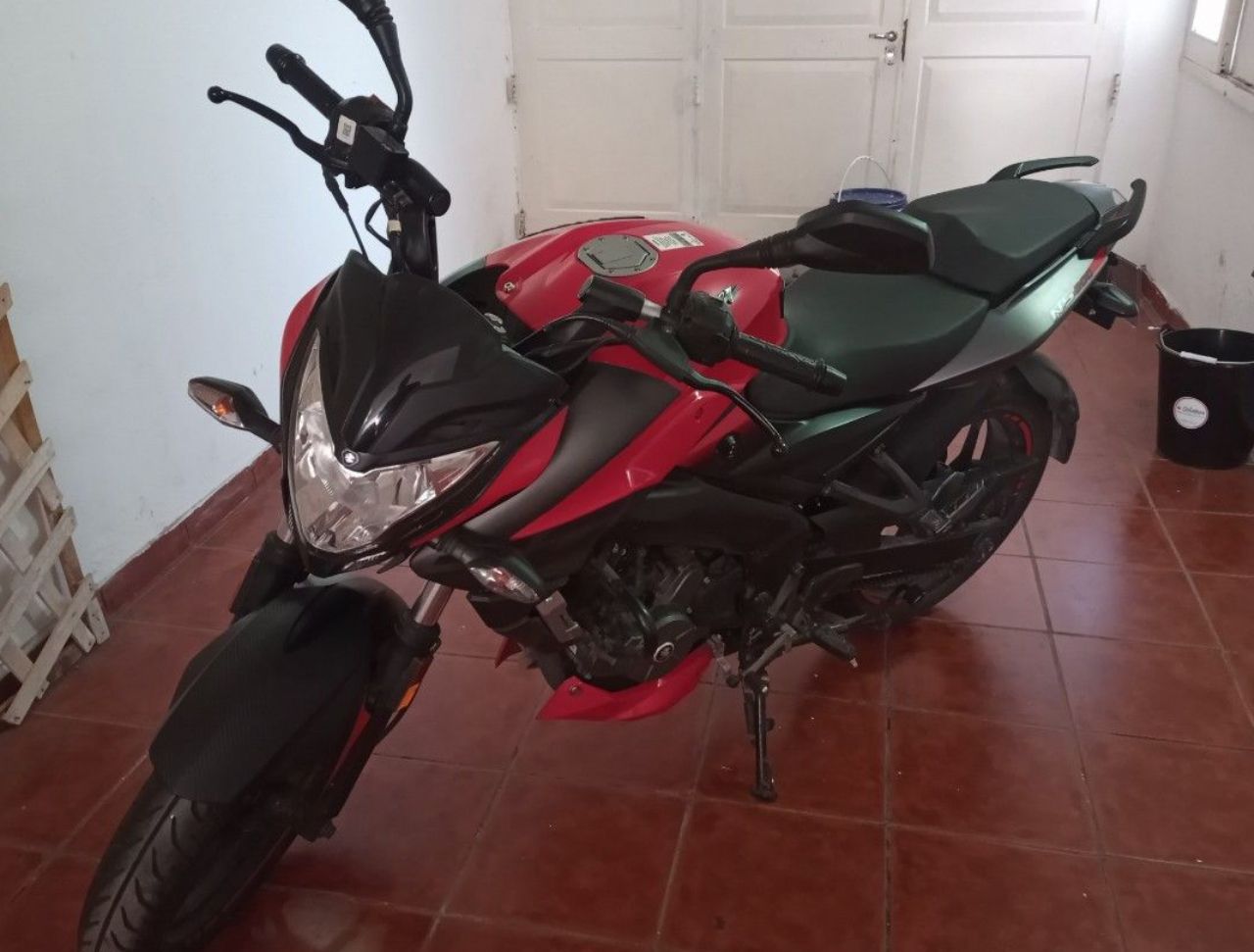 Bajaj Rouser Usada en Mendoza, deRuedas