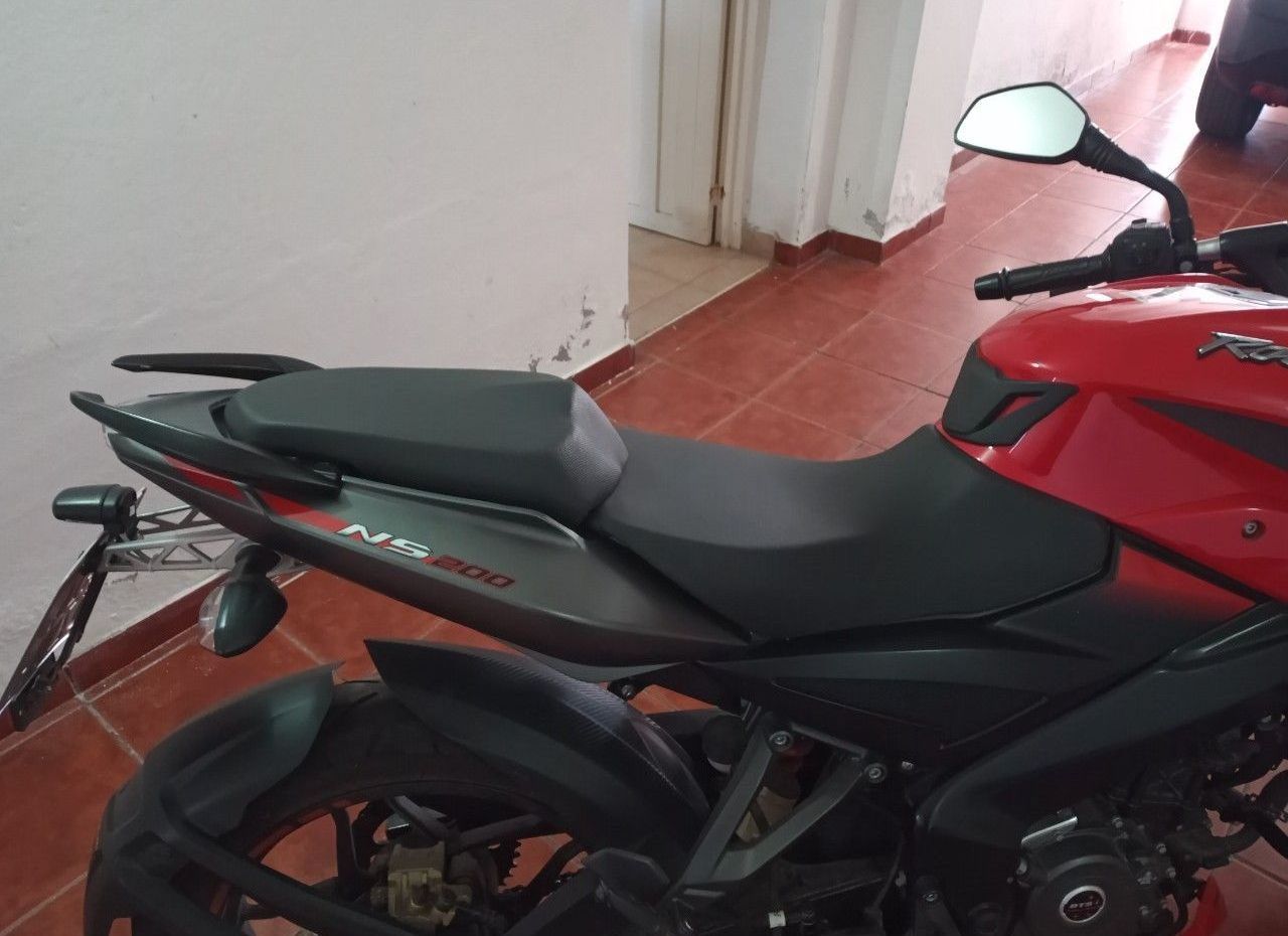 Bajaj Rouser Usada en Mendoza, deRuedas