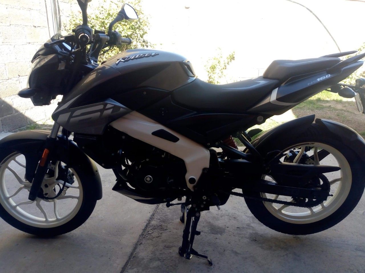 Bajaj Rouser Usada en Mendoza, deRuedas
