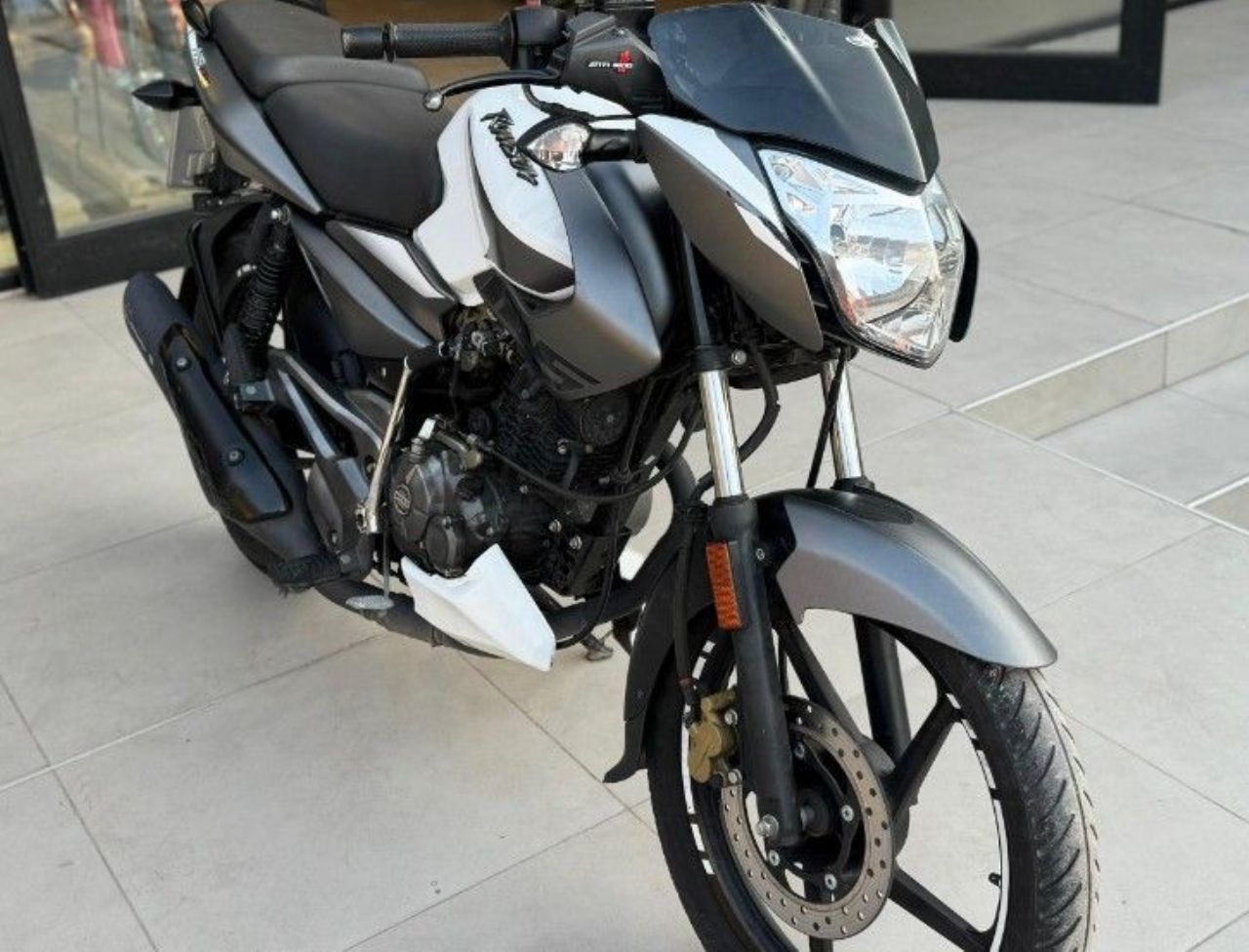 Bajaj Rouser Usada en San Juan, deRuedas
