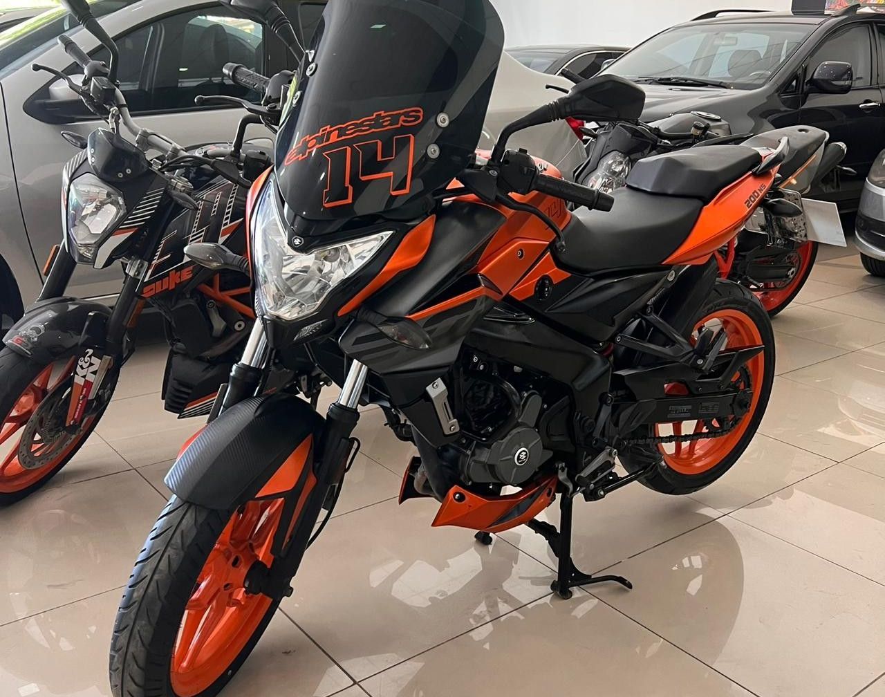 Bajaj Rouser Usada en Mendoza, deRuedas