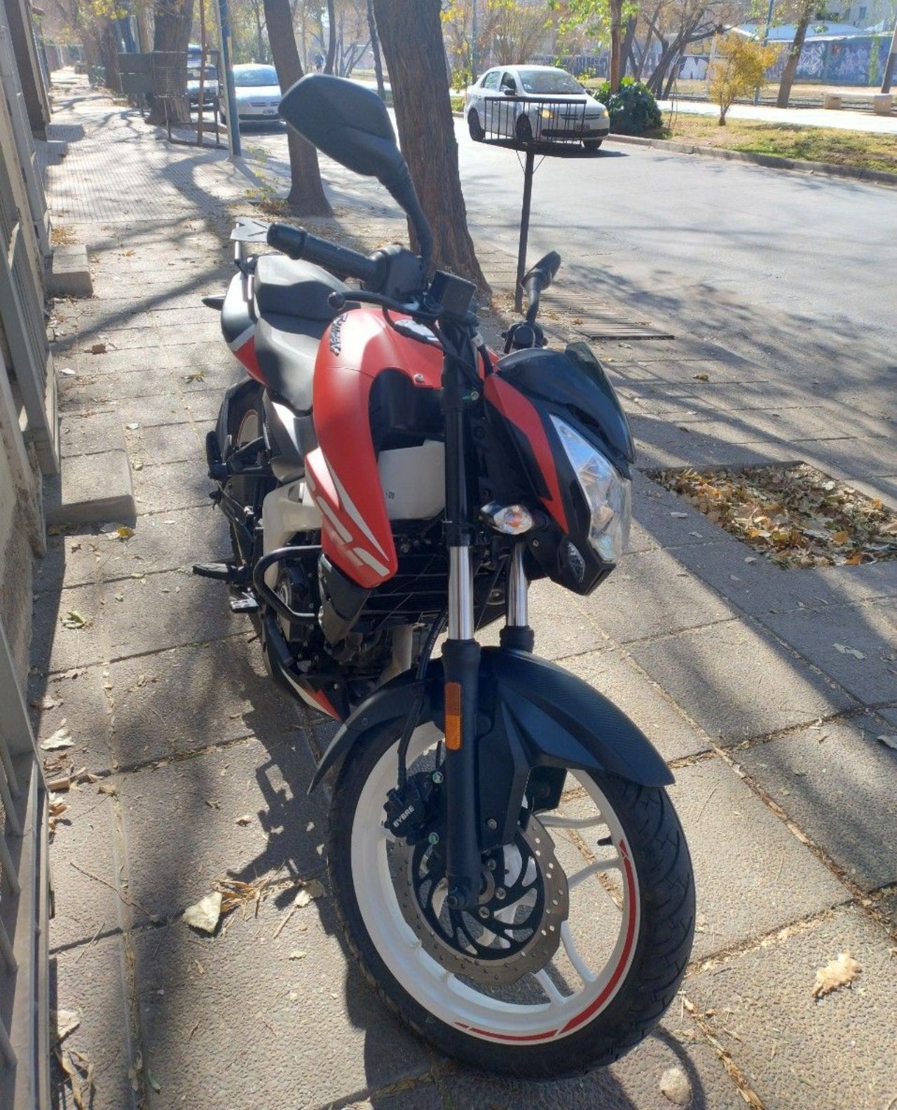 Bajaj Rouser Usada en Mendoza, deRuedas