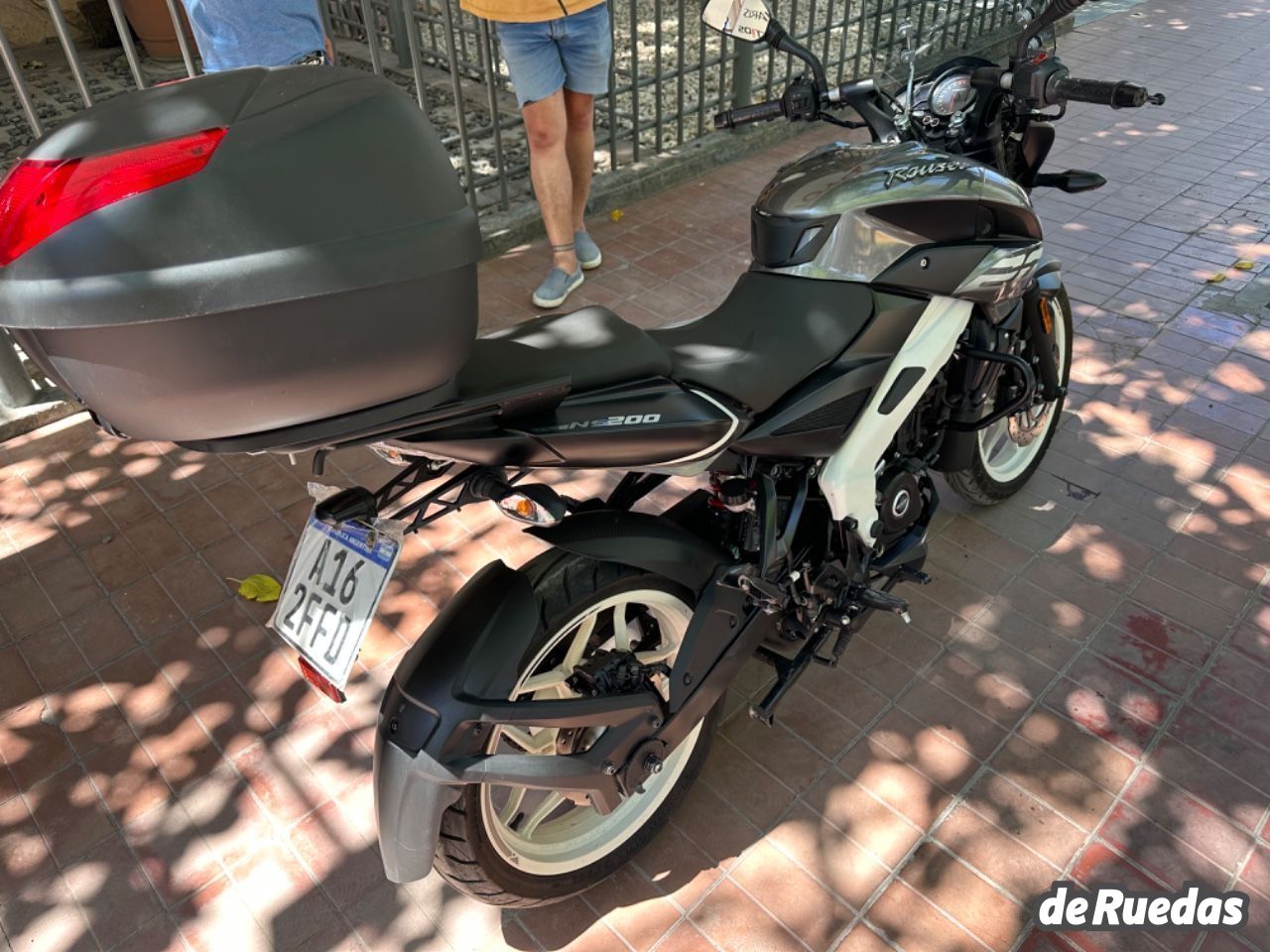 Bajaj Rouser Usada en Mendoza, deRuedas