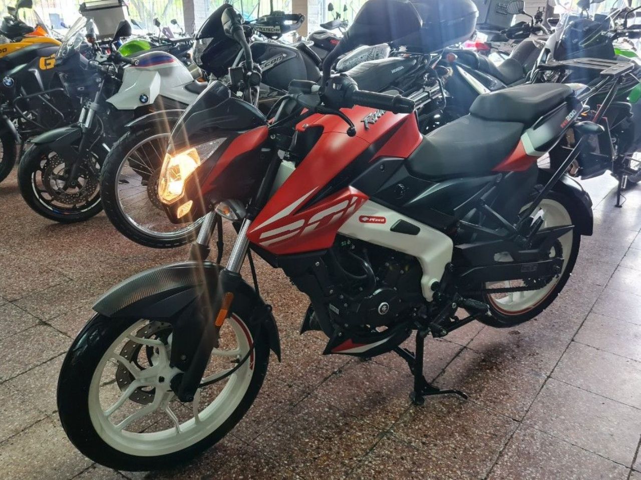 Bajaj Rouser Usada en Mendoza, deRuedas