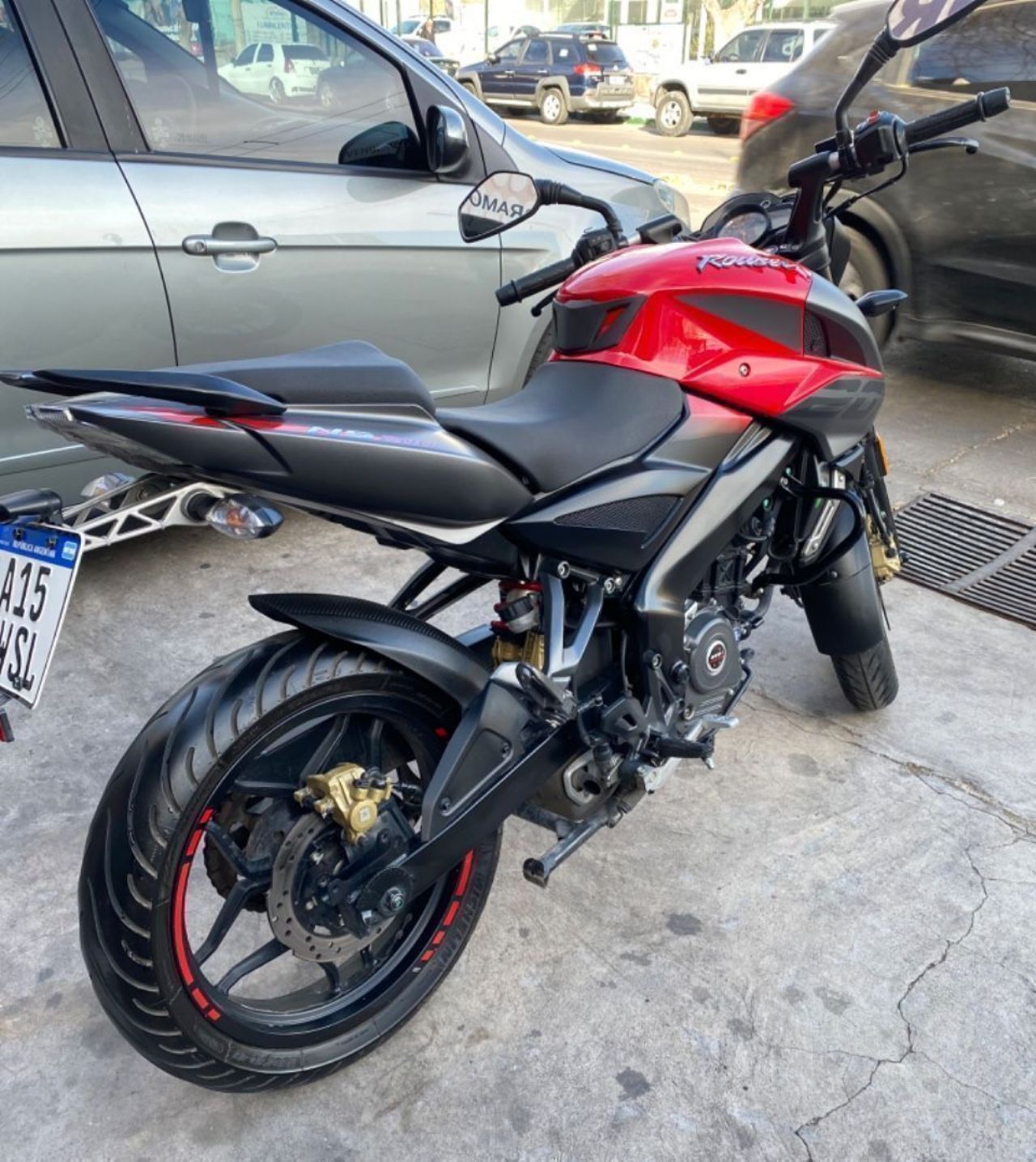 Bajaj Rouser Usada en Mendoza, deRuedas