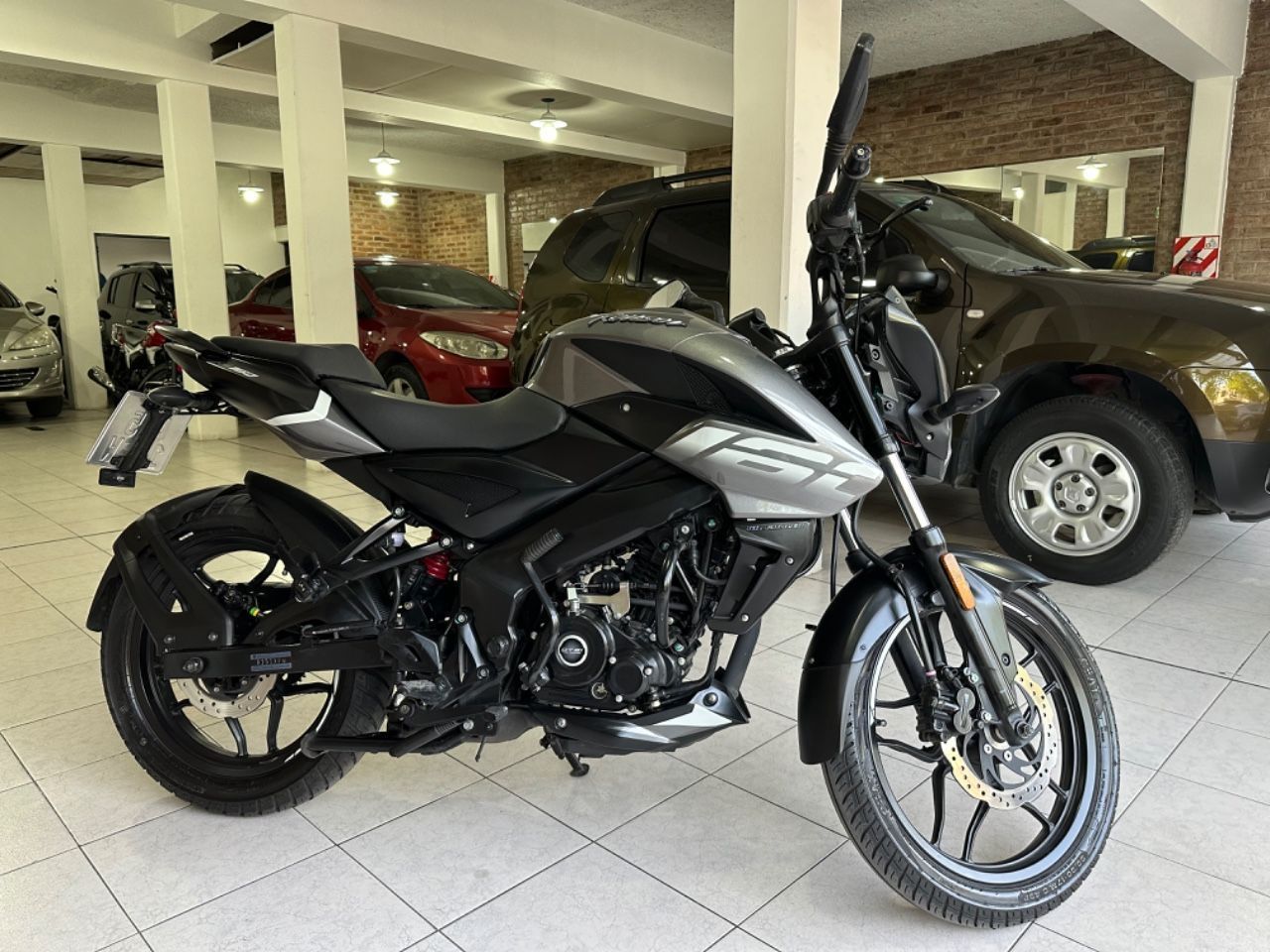 Bajaj Rouser Usada en Mendoza, deRuedas