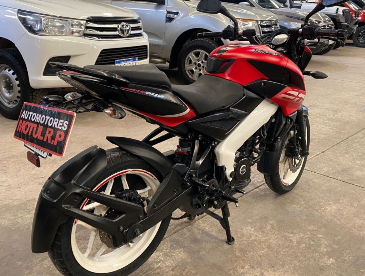 Bajaj Rouser Usada en Mendoza, deRuedas