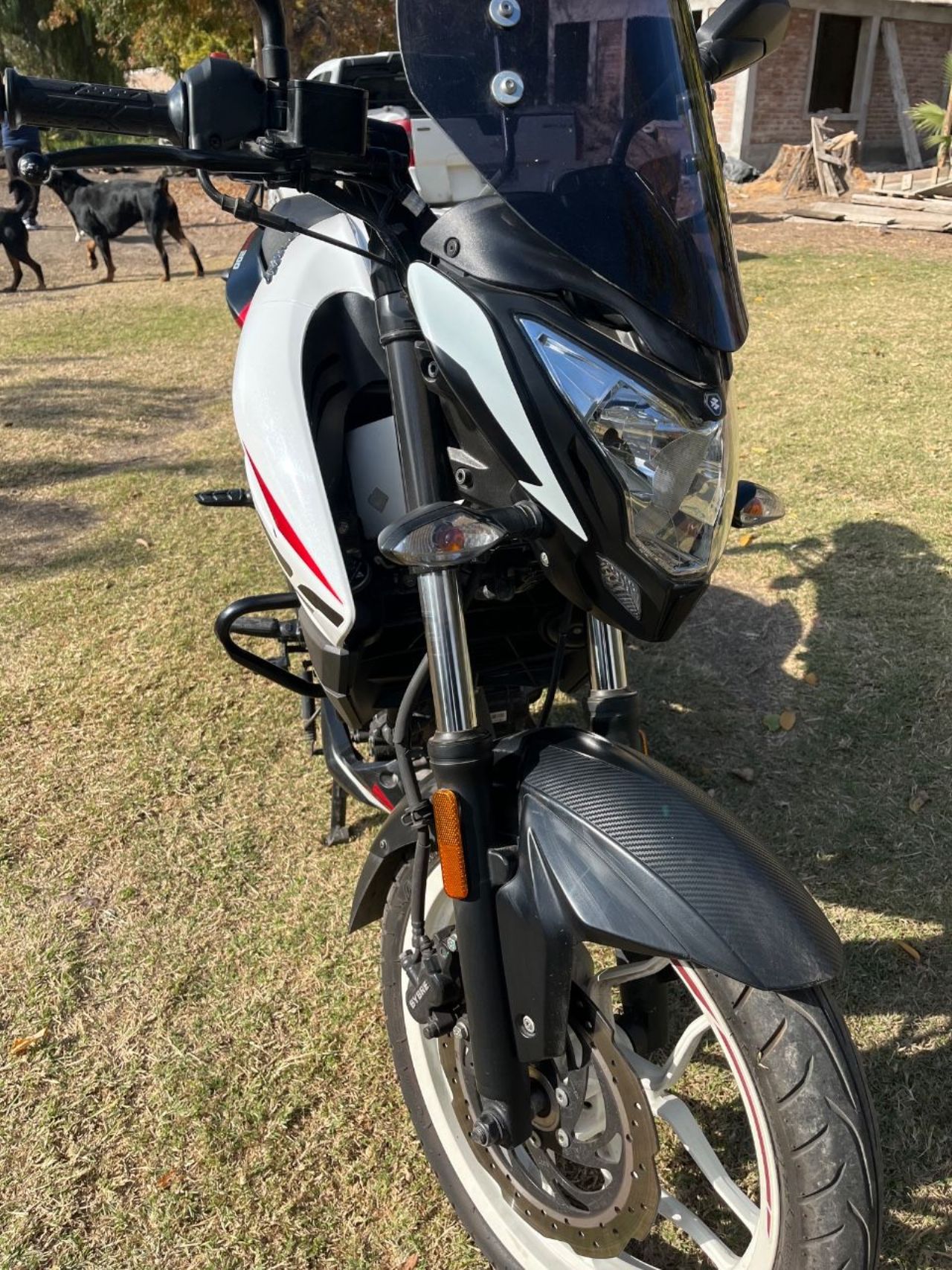 Bajaj Rouser Usada en Mendoza, deRuedas