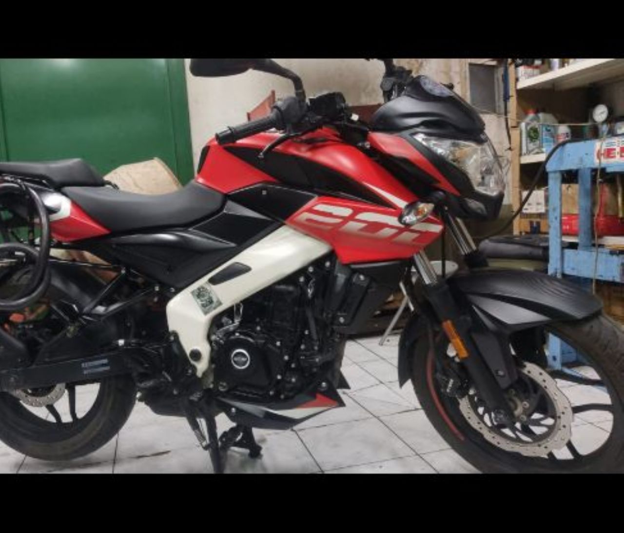 Bajaj Rouser Usada en Mendoza, deRuedas