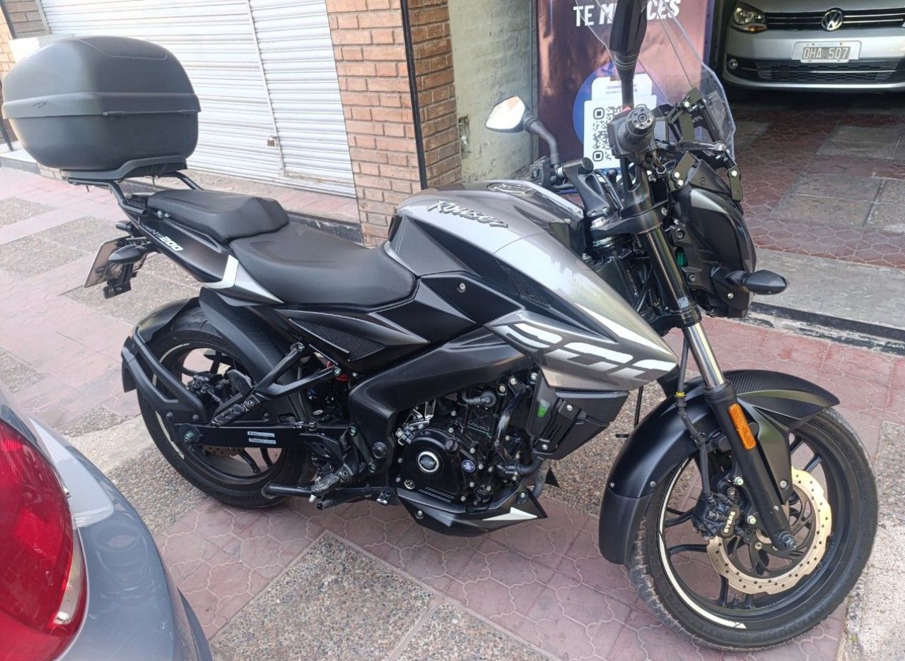 Bajaj Rouser Usada en Mendoza, deRuedas