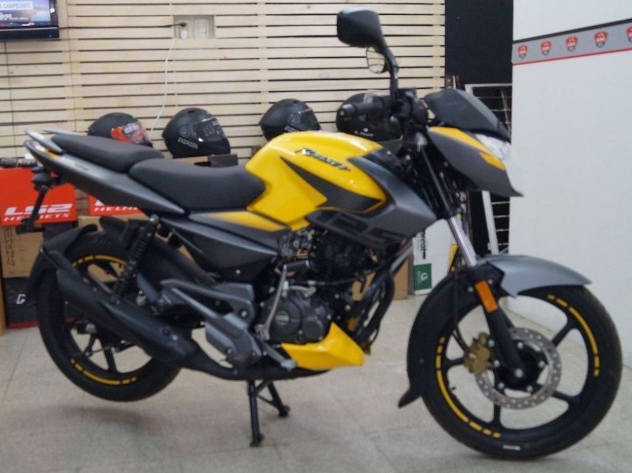 Bajaj Rouser Nueva en Mendoza, deRuedas