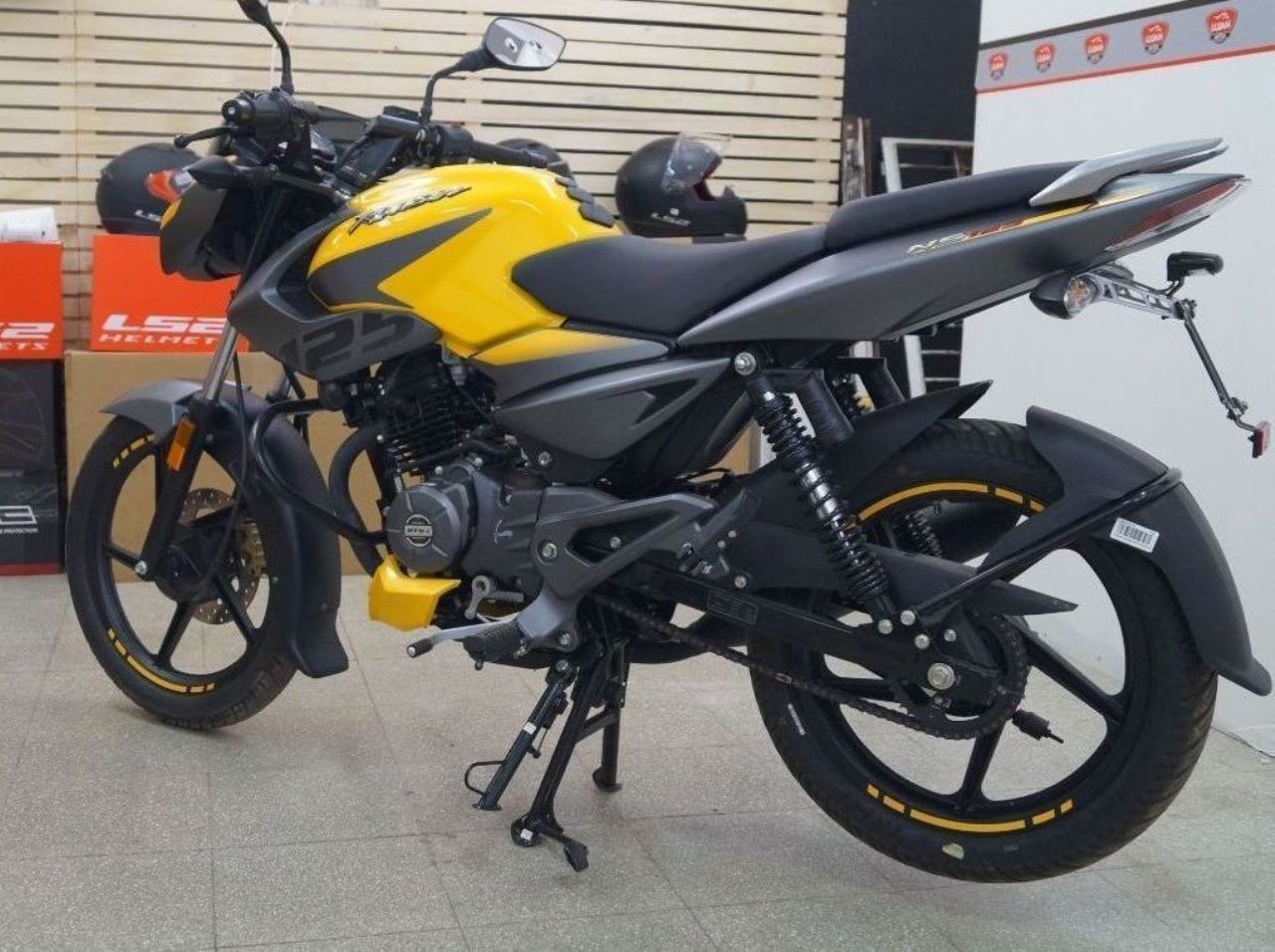 Bajaj Rouser Nueva en Mendoza, deRuedas