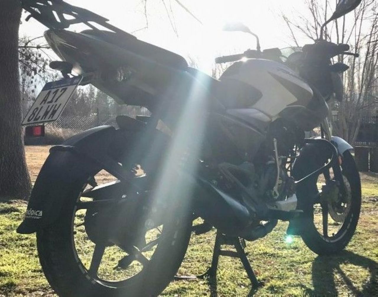 Bajaj Rouser Usada en Mendoza, deRuedas