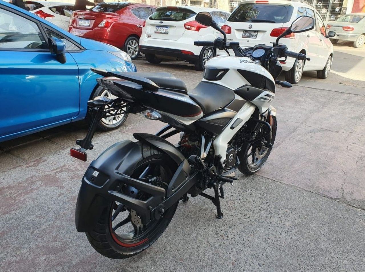 Bajaj Rouser Usada en Mendoza, deRuedas