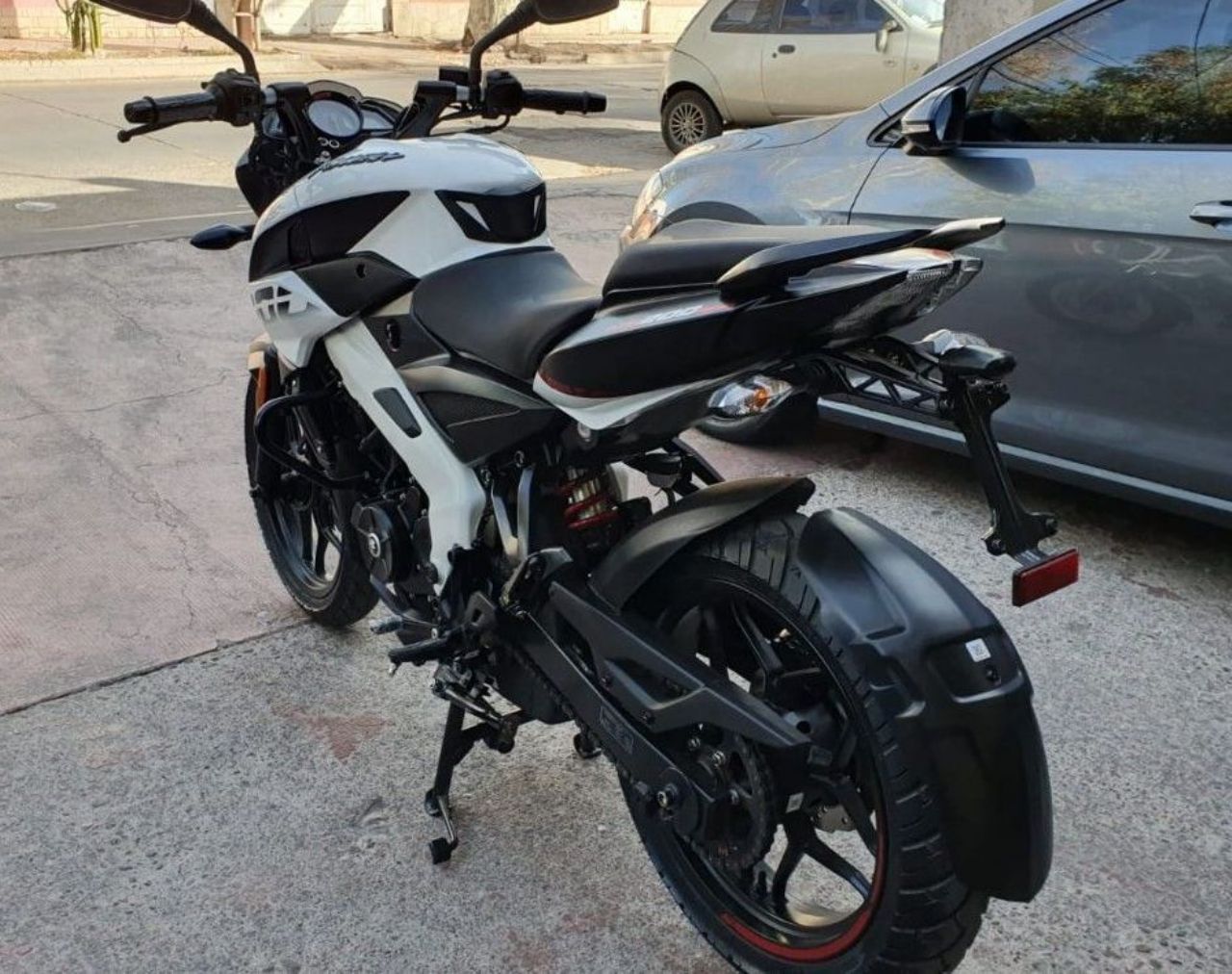 Bajaj Rouser Usada en Mendoza, deRuedas