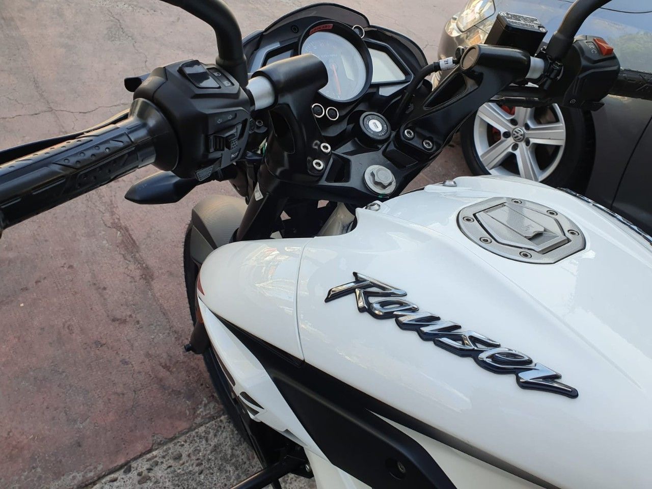 Bajaj Rouser Usada en Mendoza, deRuedas