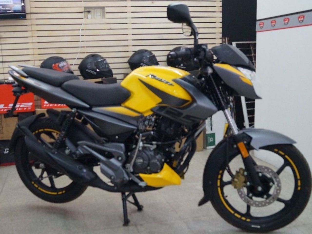 Bajaj Rouser Nueva en Mendoza, deRuedas