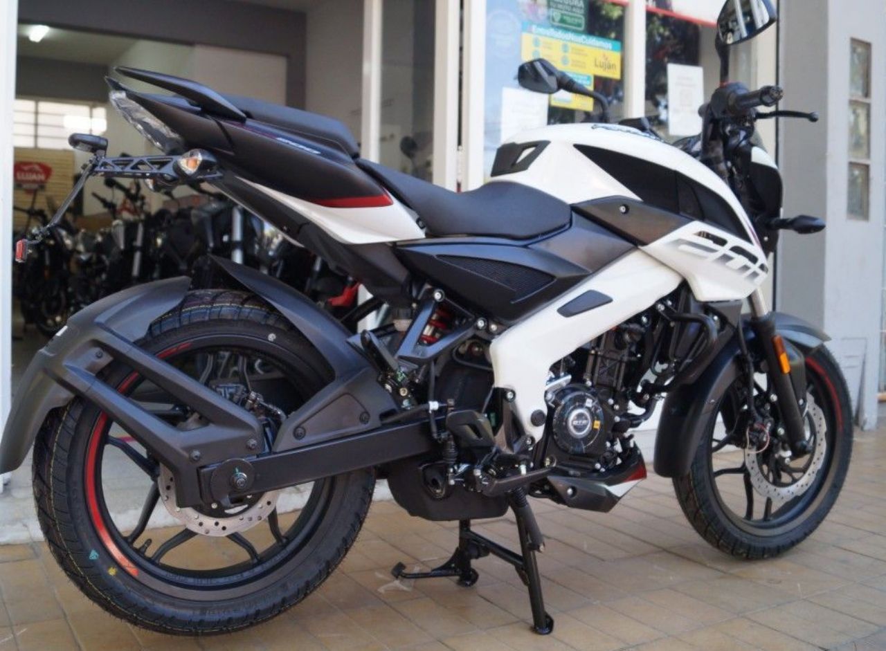 Bajaj Rouser Nueva en Mendoza, deRuedas