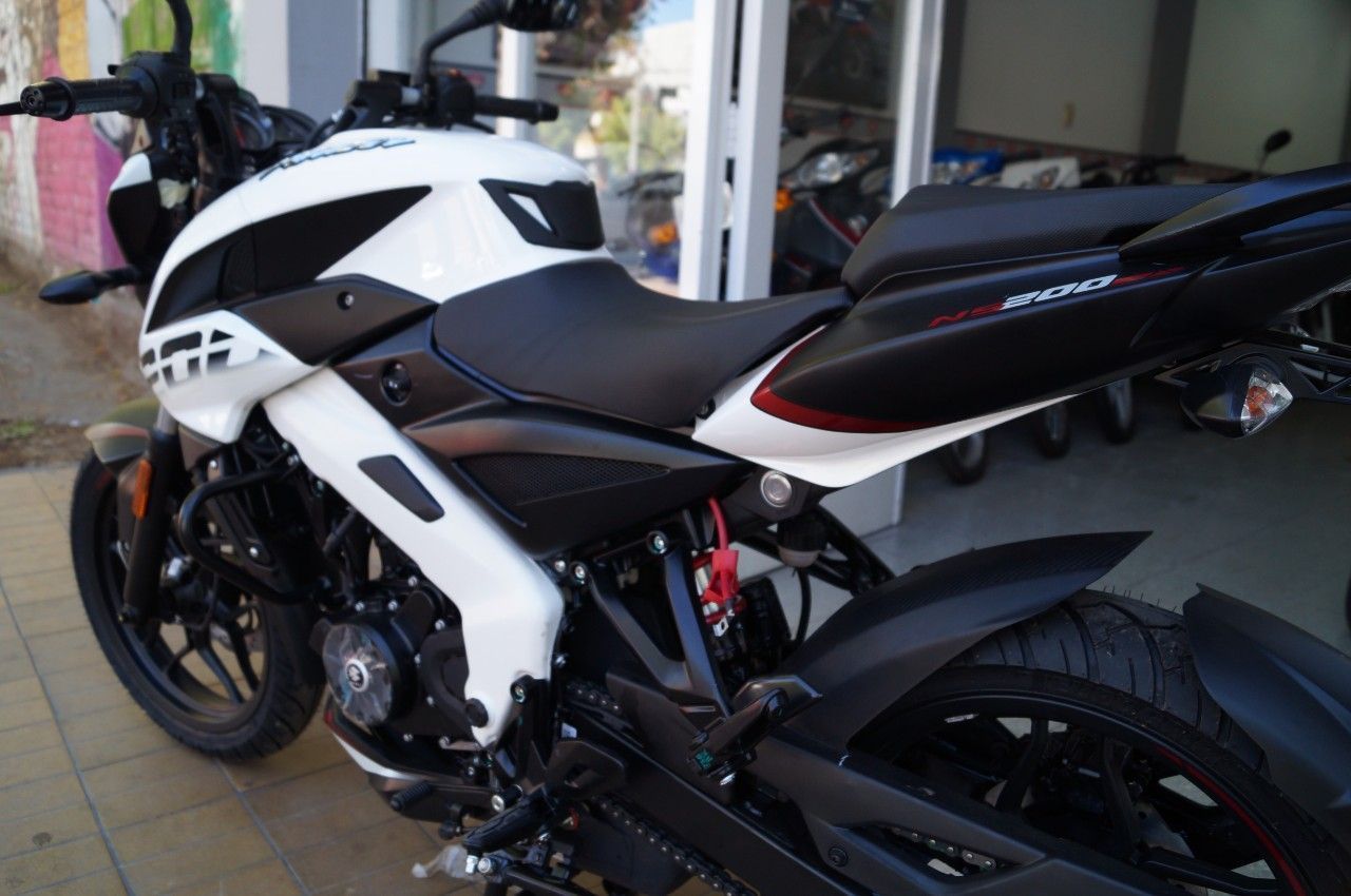 Bajaj Rouser Nueva en Mendoza, deRuedas