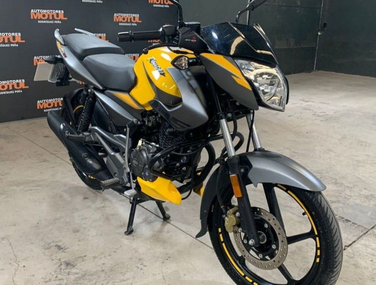 Bajaj Rouser Usada en Mendoza, deRuedas