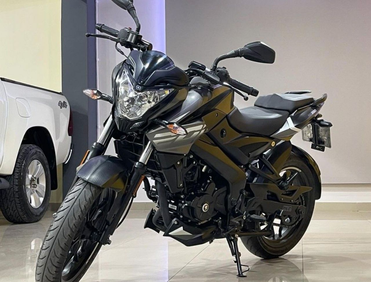 Bajaj Rouser Usada en San Juan, deRuedas