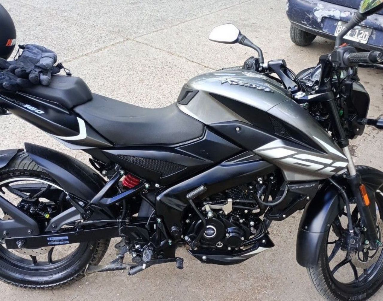 Bajaj Rouser Usada en Mendoza, deRuedas