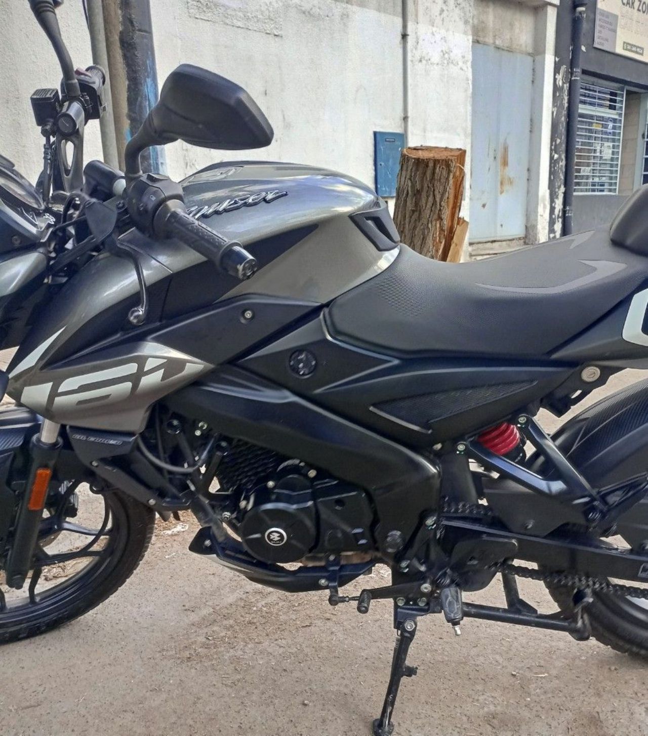 Bajaj Rouser Usada en Mendoza, deRuedas