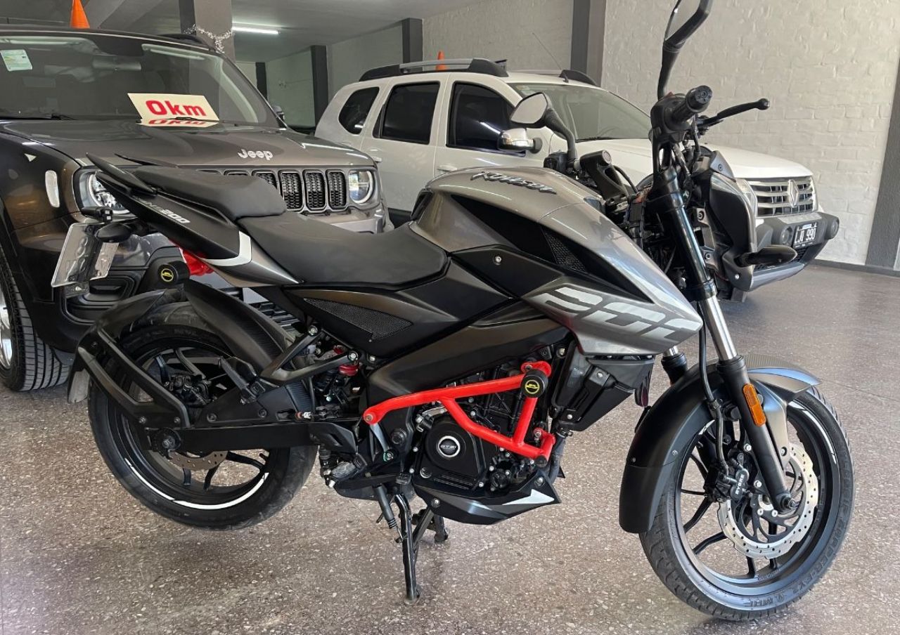 Bajaj Rouser Usada en Mendoza, deRuedas