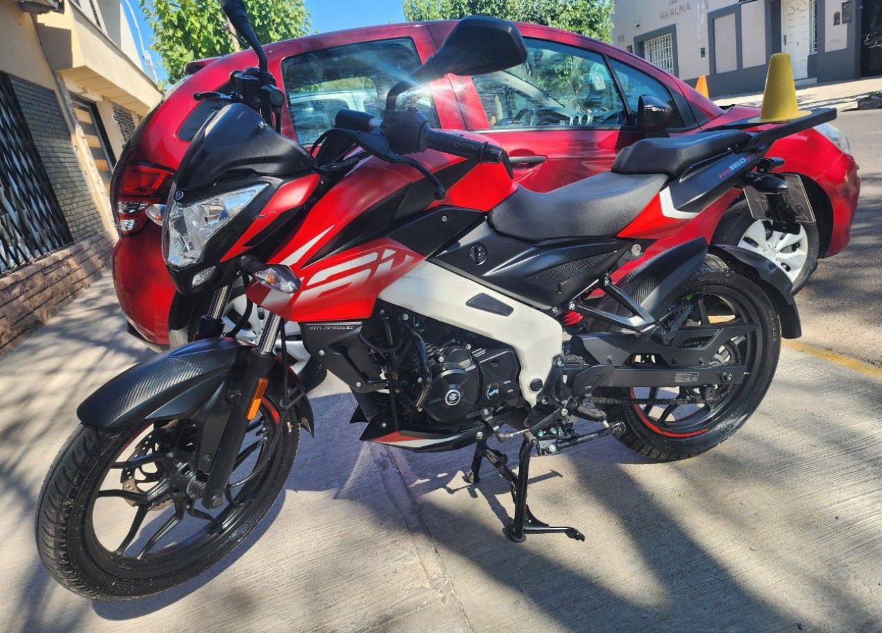 Bajaj Rouser Usada en Mendoza, deRuedas