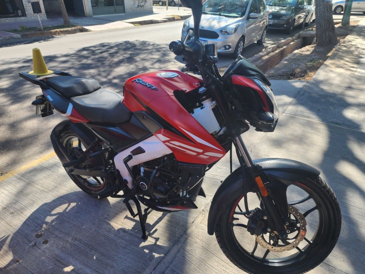 Bajaj Rouser Usada en Mendoza, deRuedas