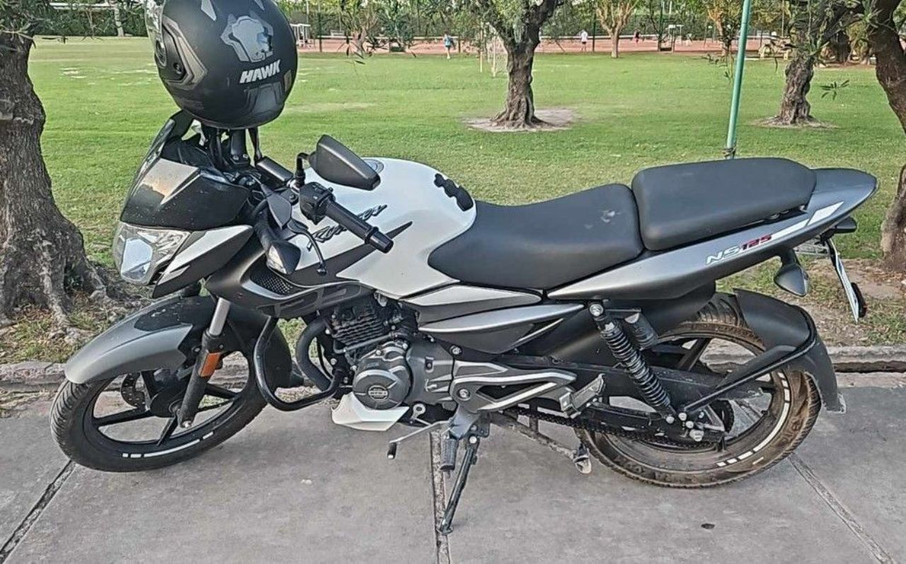 Bajaj Rouser Usada en Mendoza, deRuedas