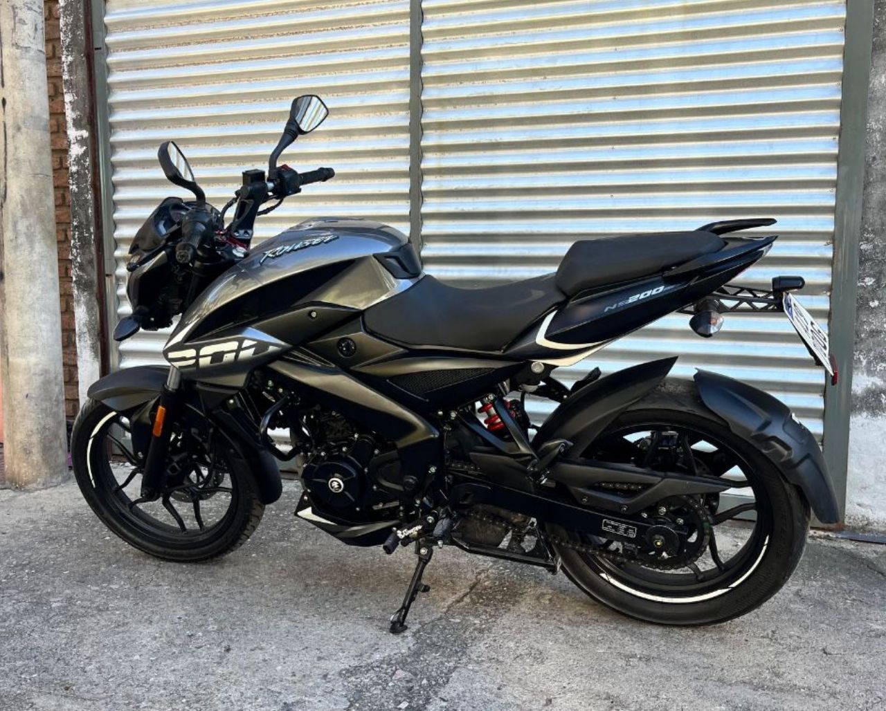 Bajaj Rouser Usada en Córdoba, deRuedas