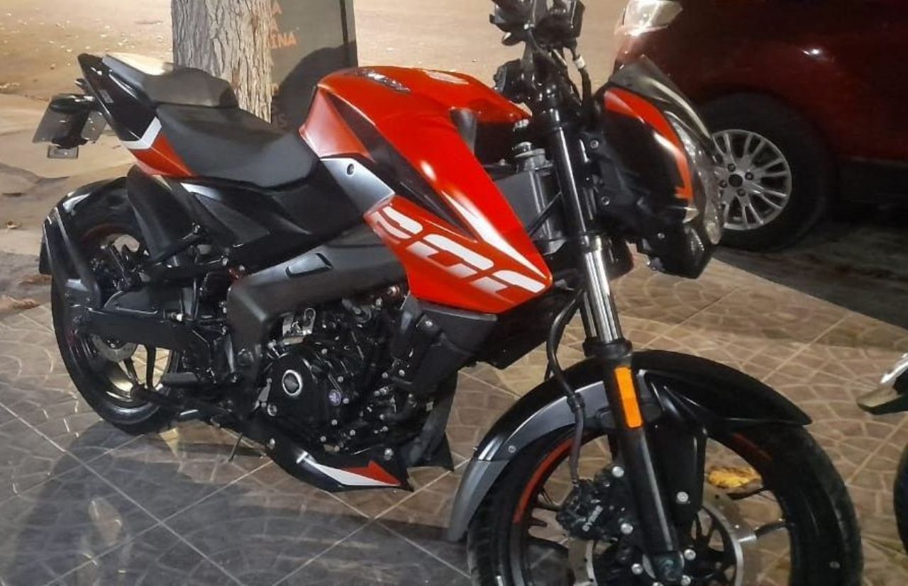 Bajaj Rouser Usada en Mendoza, deRuedas