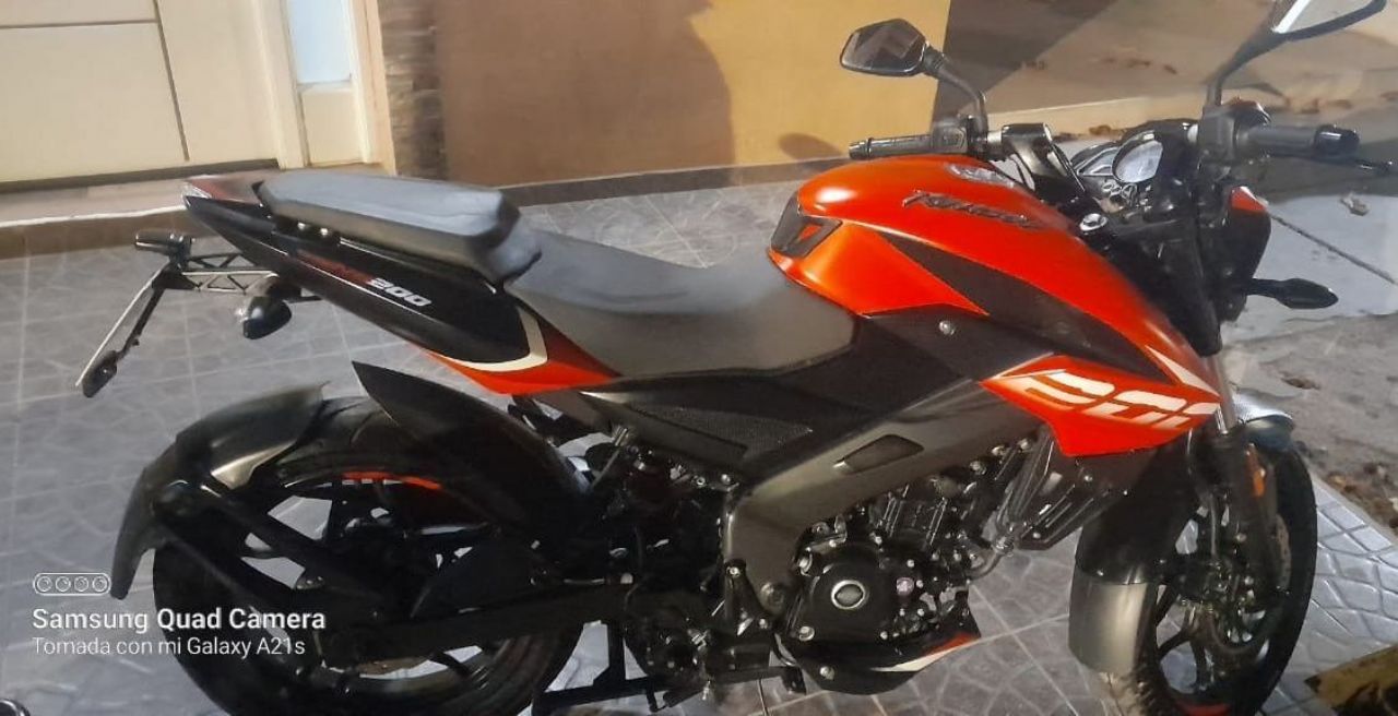 Bajaj Rouser Usada en Mendoza, deRuedas