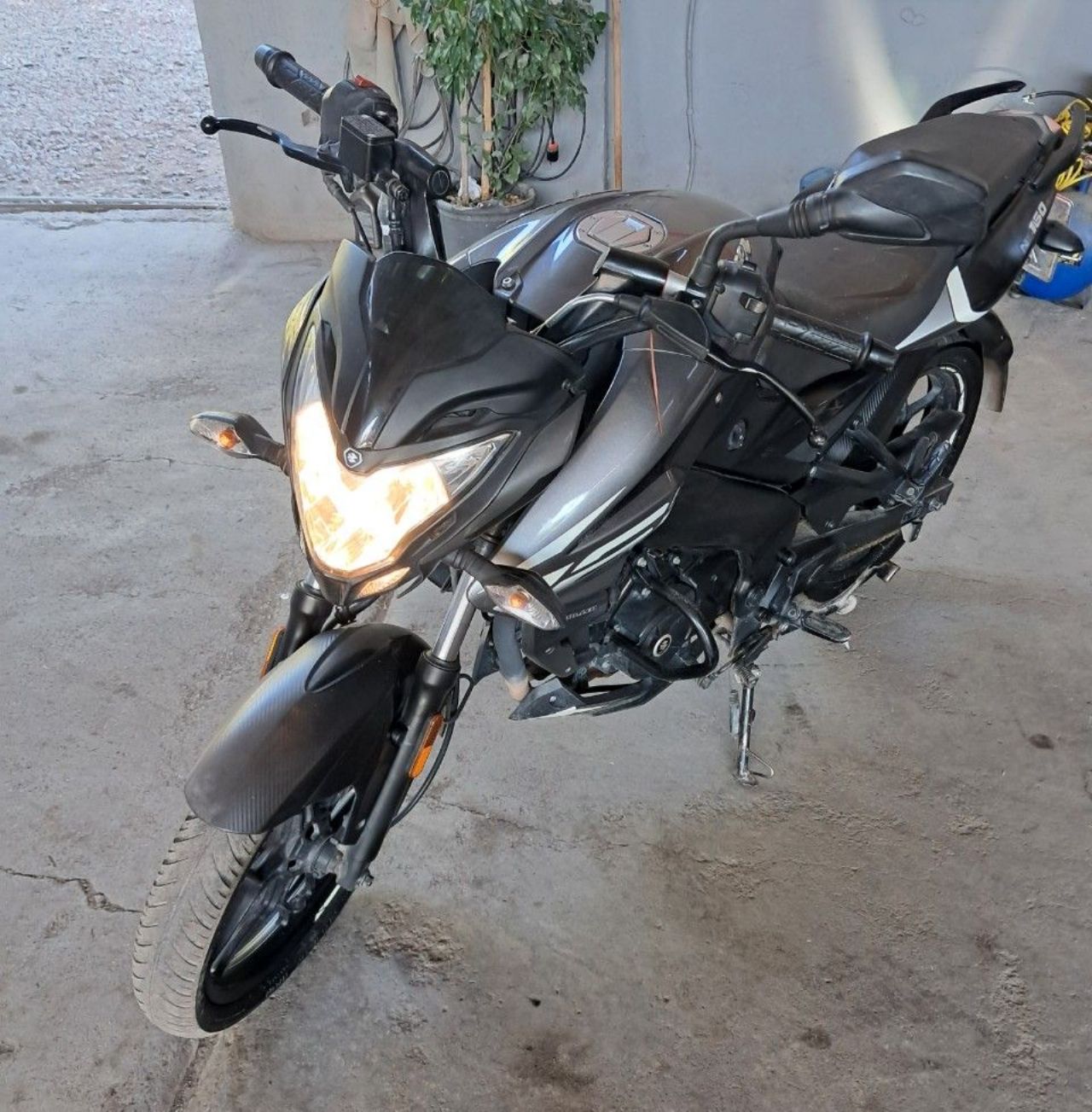 Bajaj Rouser Usada en Mendoza, deRuedas