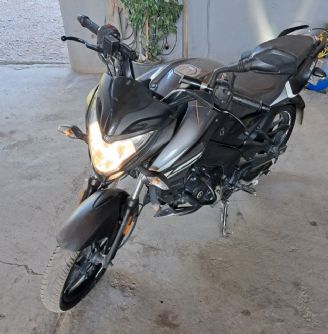 Bajaj Rouser Usada en Mendoza