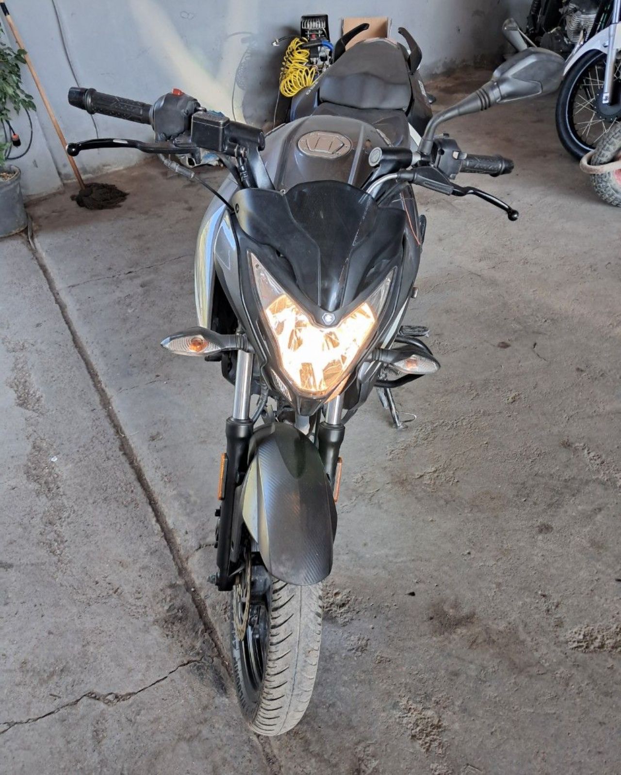 Bajaj Rouser Usada en Mendoza, deRuedas