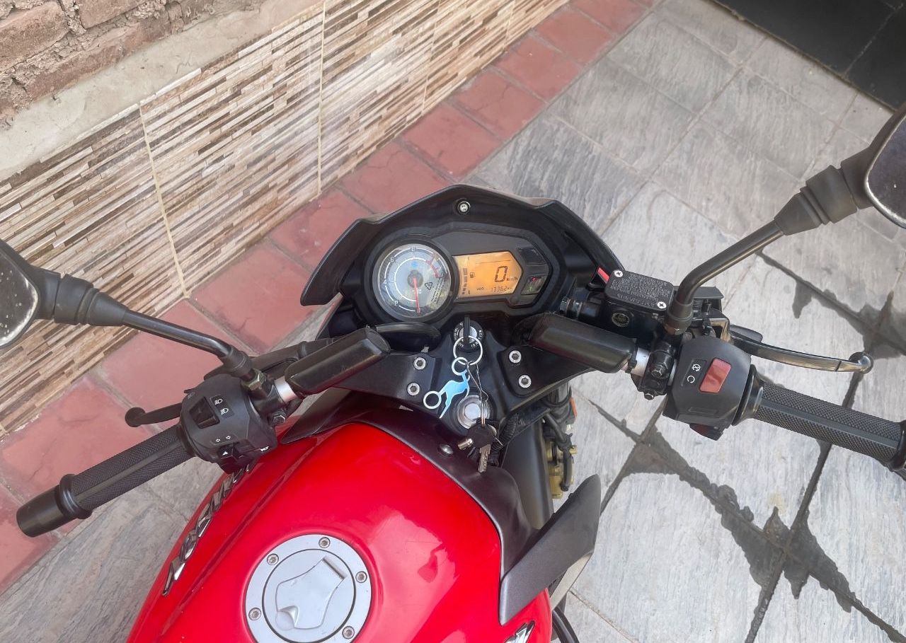 Bajaj Rouser Usada en Mendoza, deRuedas