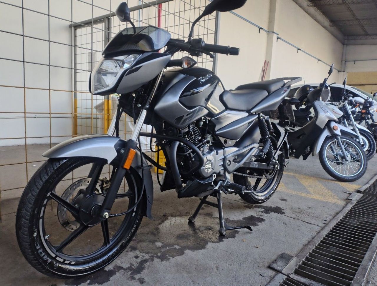 Bajaj Rouser Usada en Mendoza, deRuedas