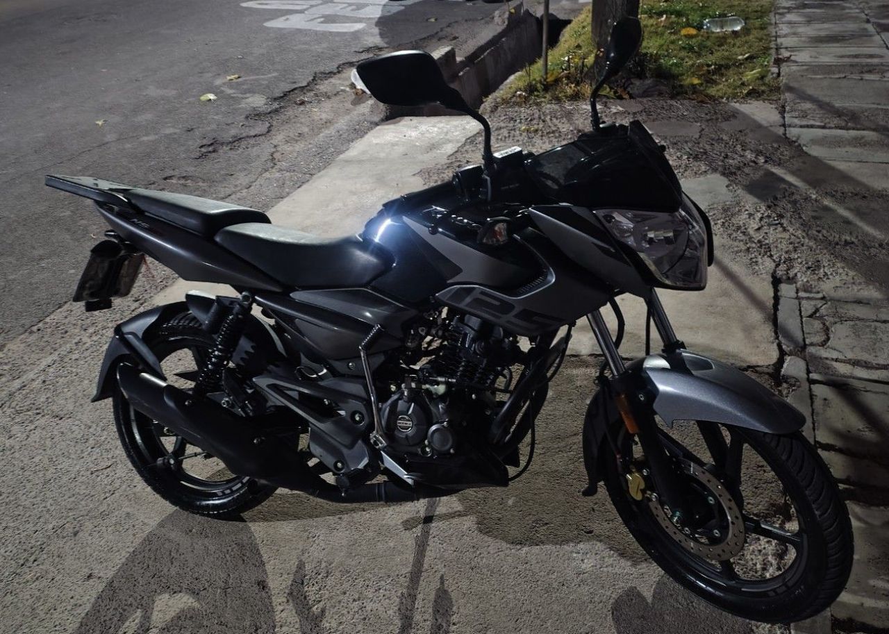 Bajaj Rouser Usada en Mendoza, deRuedas