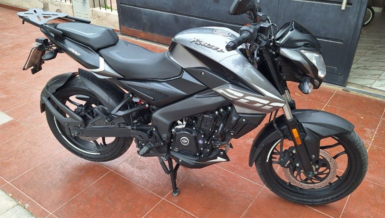 Bajaj Rouser Usada en Mendoza, deRuedas