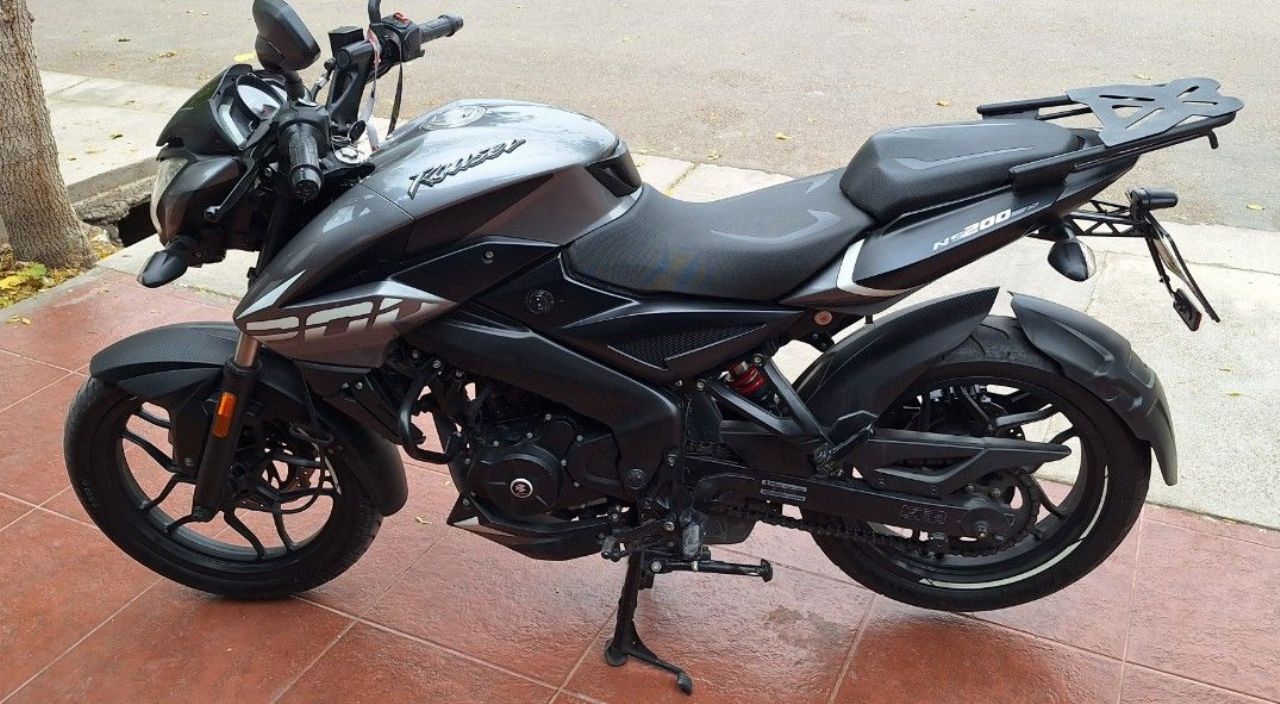 Bajaj Rouser Usada en Mendoza, deRuedas