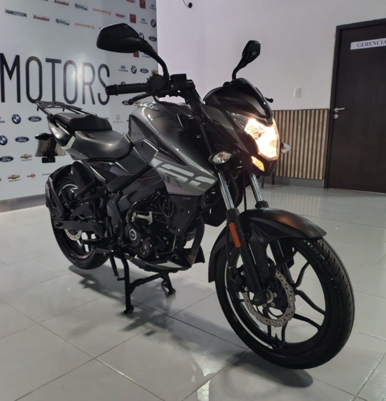 Bajaj Rouser Usada en Mendoza, deRuedas