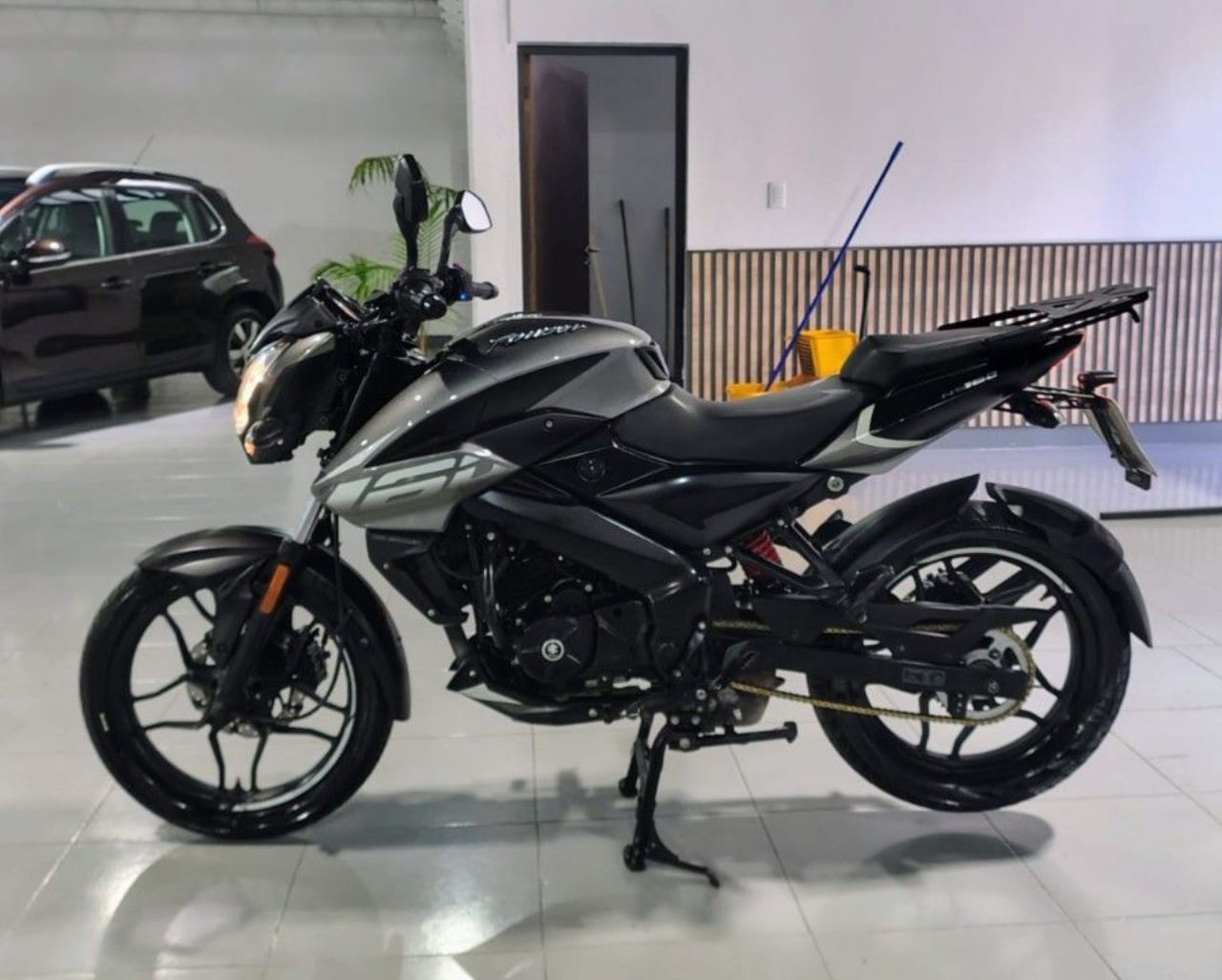 Bajaj Rouser Usada en Mendoza, deRuedas